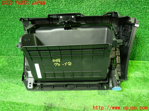 1UPJ-9241687516]オデッセイ(RC1)グローブボックス1 中古_3