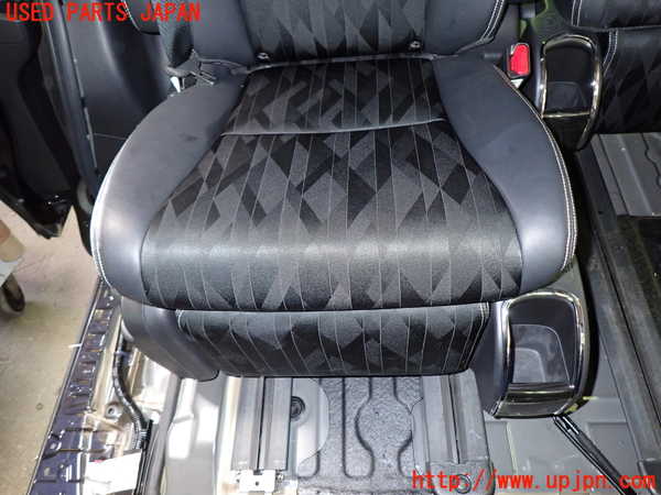 1UPJ-9241687145]オデッセイ(RC1)右2列目シート 中古_3