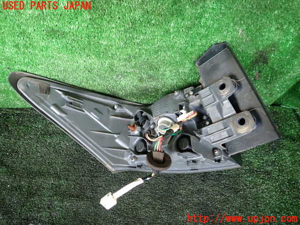 1UPJ-9241701530]レクサス・CT200h(ZWA10)右テールランプ 中古_2
