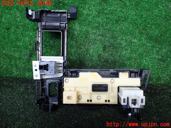1UPJ-9241706306]レクサス・CT200h(ZWA10)スイッチ1 (走行モード切替＆シートヒーター) 中古_3