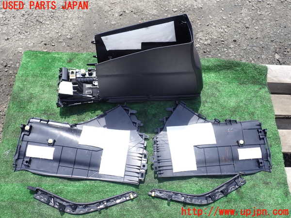 1UPJ-9241707540]レクサス・CT200h(ZWA10)センターコンソール 中古_4