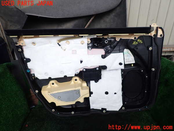 1UPJ-9241701234]レクサス・CT200h(ZWA10)右前ドア内張り 中古_4
