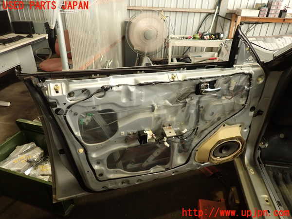 2UPJ-9241721260]グロリア(Y32)左前ドア 中古 (NISSAN 43R-00020 M245)_4