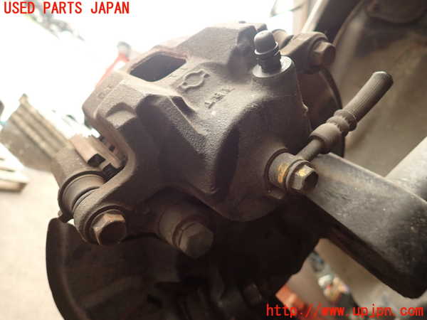 2UPJ-9241724080]グロリア(Y32)右フロントキャリパー 中古_2