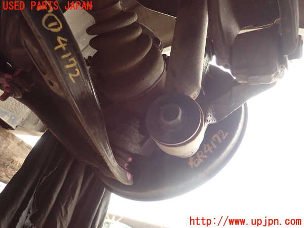 2UPJ-9241724300]グロリア(Y32)右リアナックルハブ 中古_2