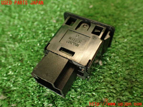 2UPJ-9241726310]グロリア(Y32)スイッチ5 中古　（コーナーポール）_3