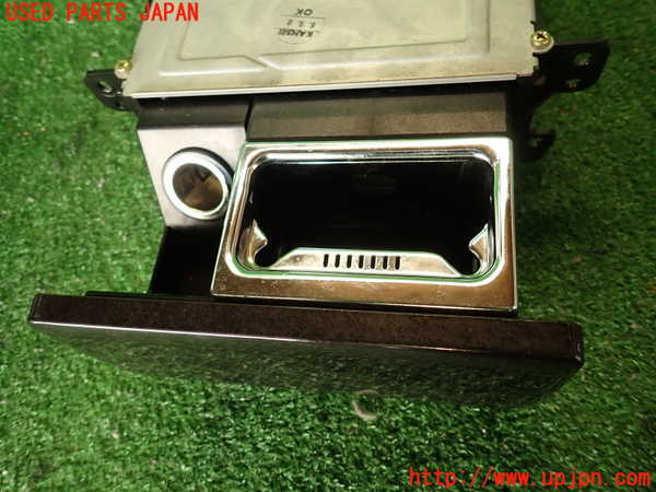 2UPJ-9241727821]グロリア(Y32)灰皿1 中古_3
