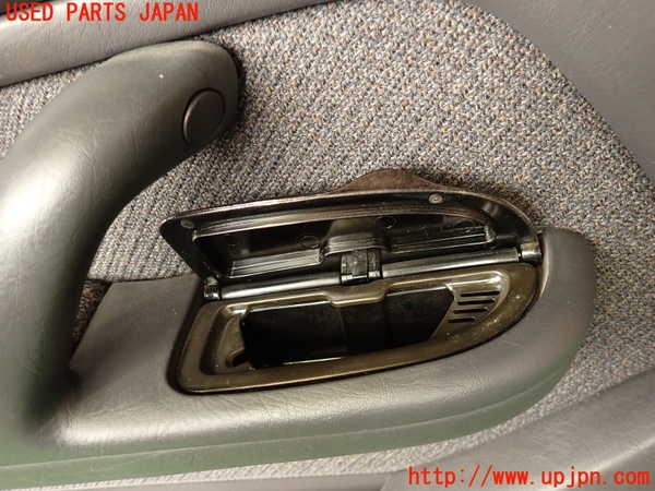 2UPJ-9241721264]グロリア(Y32)左前ドア内張り 中古_4