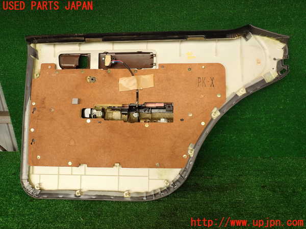 2UPJ-9241721324]グロリア(Y32)左後ドア内張り 中古_5