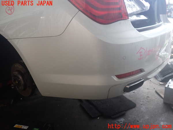 2UPJ-9241751610]BMW 740i F01(KA30)リアバンパー 中古_4