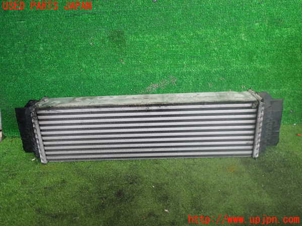 2UPJ-9241752451]BMW 740i F01(KA30)インタークーラー1 中古_3