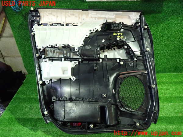 1UPJ-9241771234]アルファード(AGH30W)右前ドア内張り 中古_4