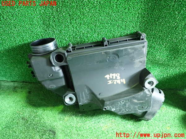 1UPJ-9241782560]BMW アクティブハイブリッド5(AH5)(FZ35 F10)エアクリーナーボックス 中古_2
