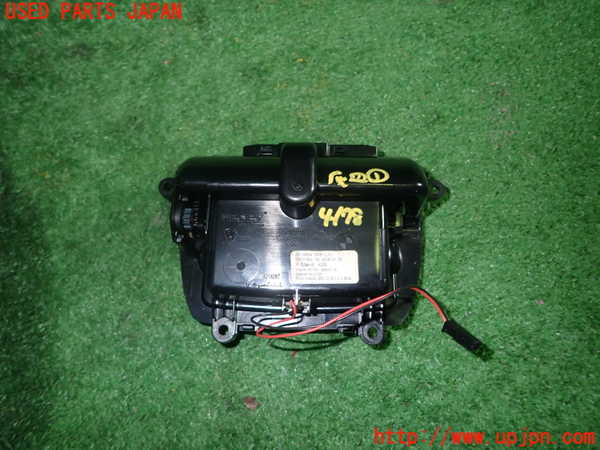 1UPJ-9241787821]BMW アクティブハイブリッド5(AH5)(FZ35 F10)灰皿1 中古_3