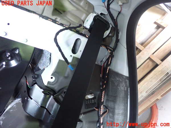 1UPJ-9241787185]BMW アクティブハイブリッド5(AH5)(FZ35 F10)左2列目シートベルト 中古_2