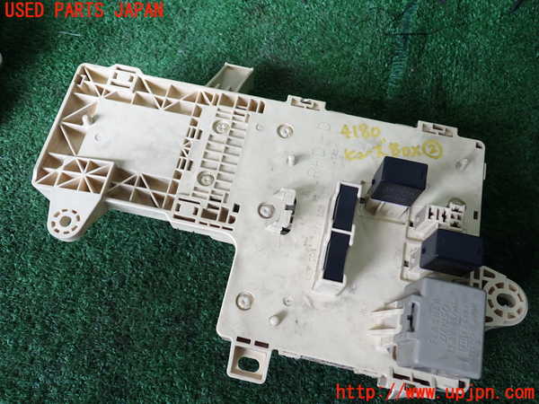 1UPJ-9241806742]アルテッツァ(SXE10)ヒューズボックス2 中古_2