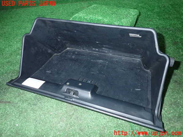 1UPJ-9241807516]アルテッツァ(SXE10)グローブボックス1 中古_2