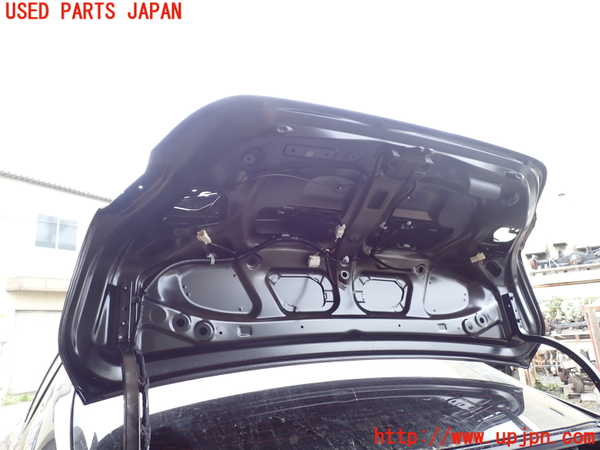 1UPJ-9241811500]カムリハイブリッド(AXVH70)トランク 中古_4