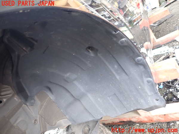 1UPJ-9241811092]カムリハイブリッド(AXVH70)左前フェンダーライナー 中古_4