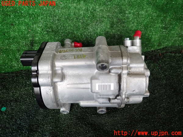 1UPJ-9241816025]カムリハイブリッド(AXVH70)エアコンコンプレッサー 中古_2