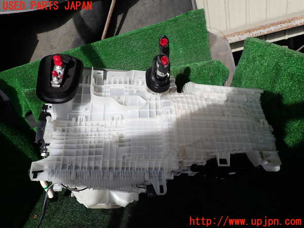 1UPJ-9241816081]カムリハイブリッド(AXVH70)エバポレーター1 中古_3