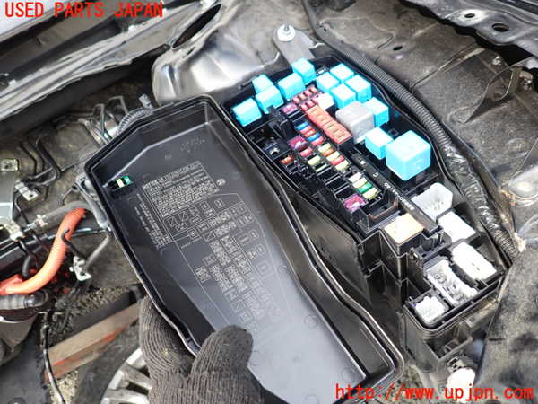 1UPJ-9241816742]カムリハイブリッド(AXVH70)ヒューズボックス2 中古_3