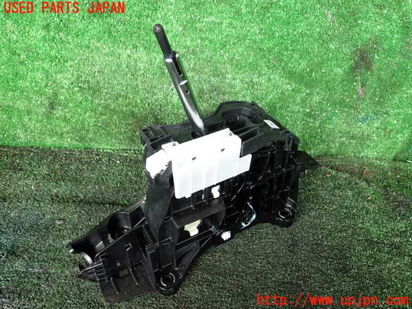 1UPJ-9241817555]カムリハイブリッド(AXVH70)ATシフトレバー 中古_2