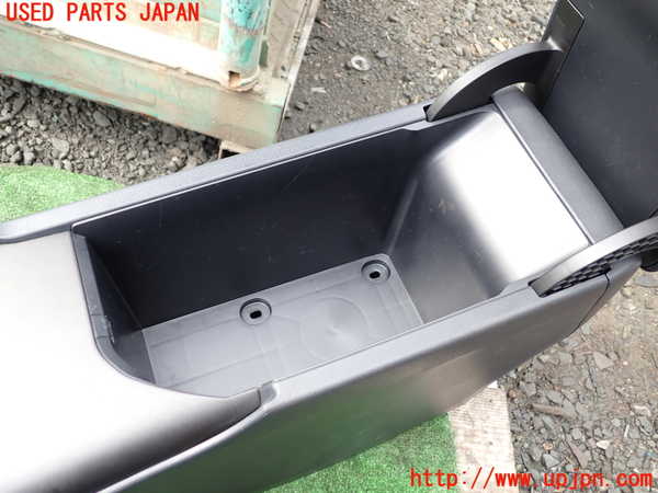 1UPJ-9241817540]カムリハイブリッド(AXVH70)センターコンソール 中古_4