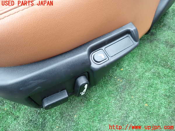 1UPJ-9241837065]マセラティ・グランスポーツ(MGS)助手席シート 中古_4