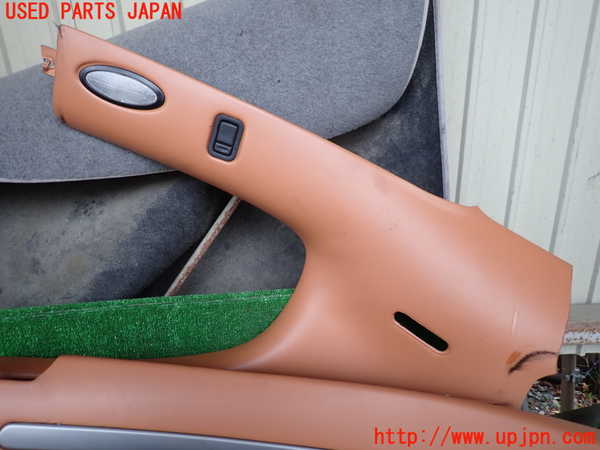1UPJ-9241837675]マセラティ・グランスポーツ(MGS)右リアピラートリム 中古_2