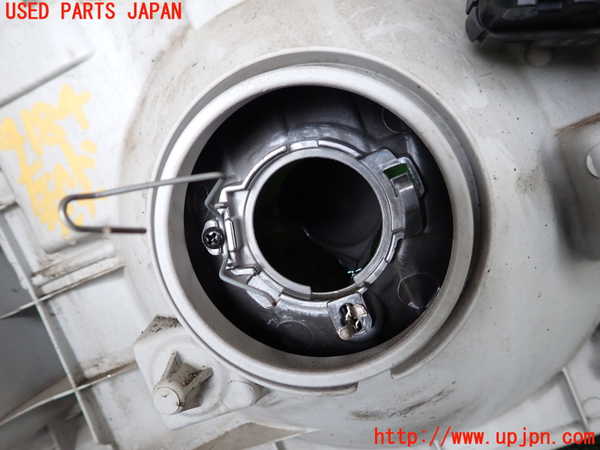 1UPJ-9241841132]ランクル70系(GRJ76K)左ヘッドライト 中古_4