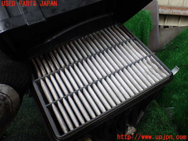 1UPJ-9241842560]ランクル70系(GRJ76K)エアクリーナーボックス 中古_5