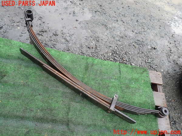 1UPJ-9241845100]ランクル70系(GRJ76K)右リアスプリング 中古_2