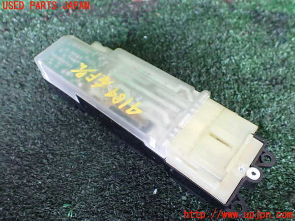 1UPJ-9241846240]ランクル70系(GRJ76K)右前パワーウィンドウスイッチ 中古_2
