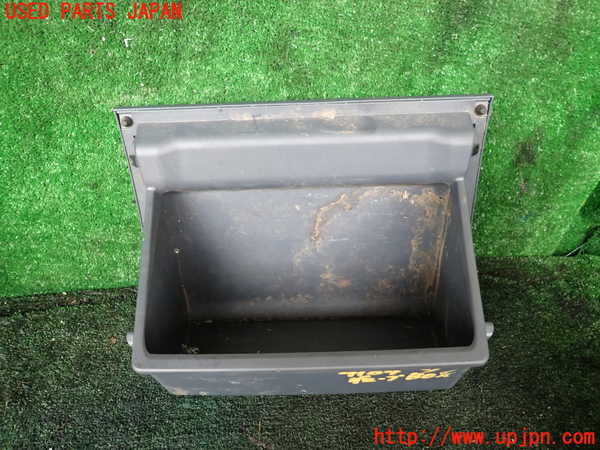 1UPJ-9241847516]ランクル70系(GRJ76K)グローブボックス1 中古_3