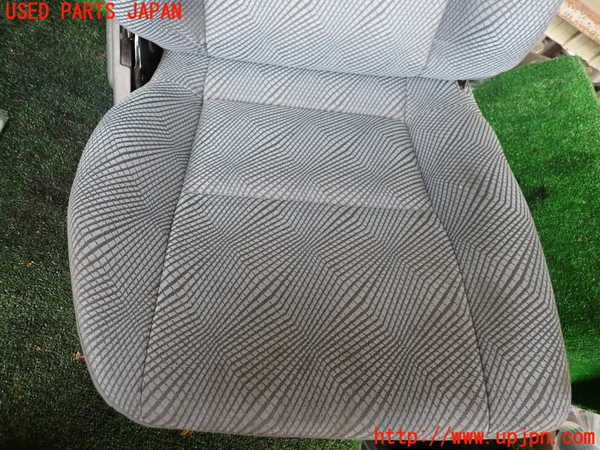 1UPJ-9241847065]ランクル70系(GRJ76K)助手席シート 中古_3
