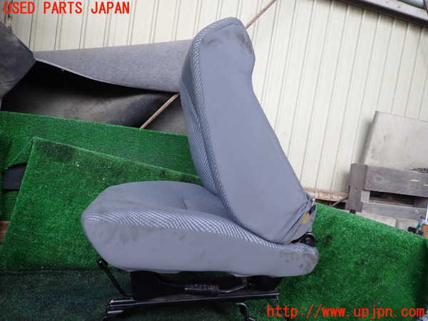 1UPJ-9241847065]ランクル70系(GRJ76K)助手席シート 中古_4