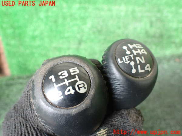 1UPJ-9241847570]ランクル70系(GRJ76K)シフトノブ 中古_2