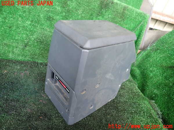 1UPJ-9241847540]ランクル70系(GRJ76K)センターコンソール 中古_3