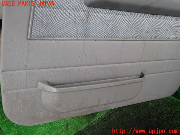 1UPJ-9241841234]ランクル70系(GRJ76K)右前ドア内張り 中古_3
