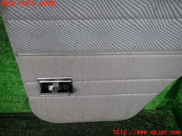 1UPJ-9241841294]ランクル70系(GRJ76K)右後ドア内張り 中古_3