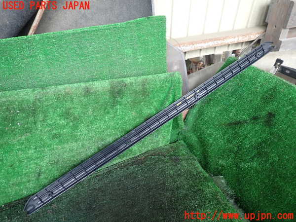 1UPJ-9241847771]ランクル70系(GRJ76K)ラゲッジトレイ1 中古_2