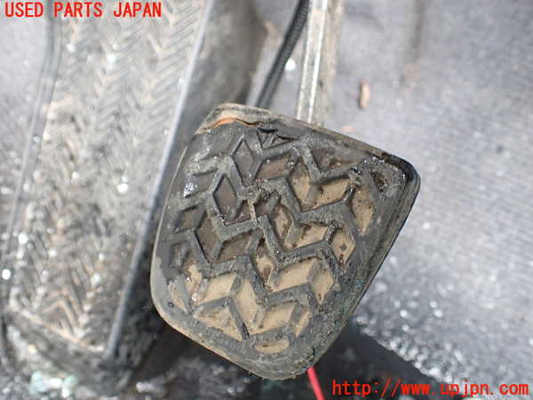 1UPJ-9241847590]ランクル70系(GRJ76K)クラッチペダル 中古_2