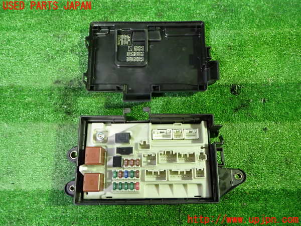 1UPJ-9241866741]セルシオ(UCF31)ヒューズボックス1 中古_3