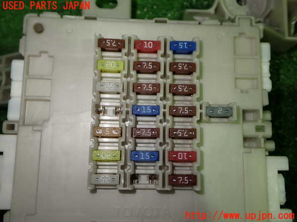 1UPJ-9241866742]セルシオ(UCF31)ヒューズボックス2 中古_2