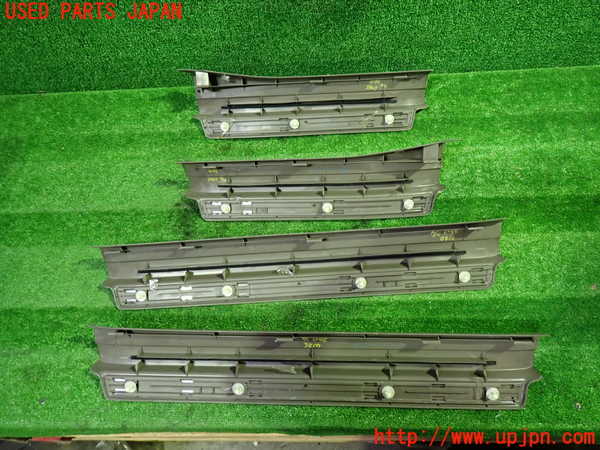 1UPJ-9241867740]セルシオ(UCF31)スカッフプレート 中古_2