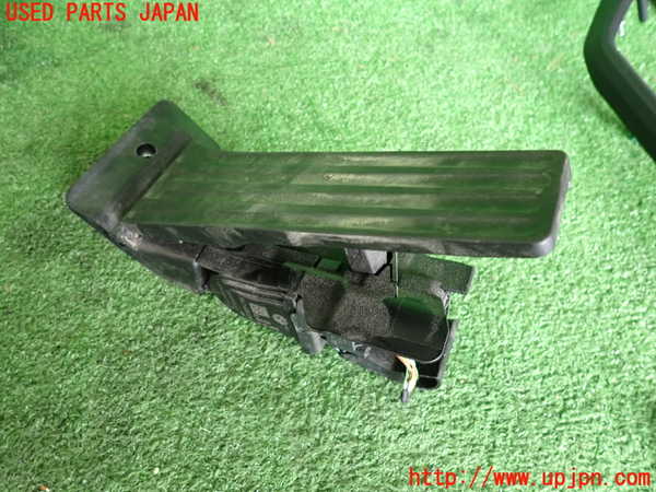 2UPJ-9241876381]BMW 118i F40(7K15)センサー1(アクセルペダル) 中古_2