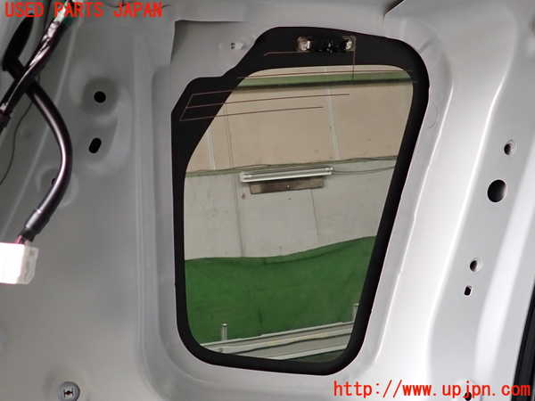 2UPJ-9241881382]アウトランダーPHEV(GN0W)左クォーターガラス (43R-007953) 中古_3