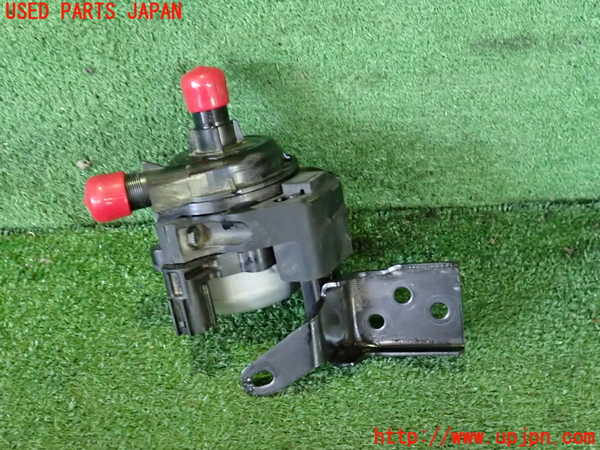2UPJ-9241882110]アウトランダーPHEV(GN0W)ウォーターポンプ 中古_2