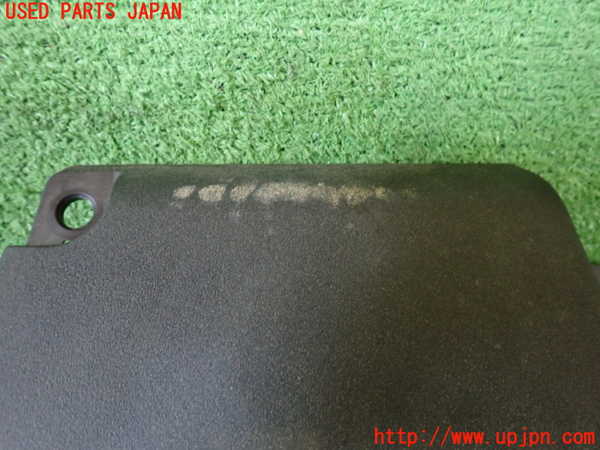 2UPJ-9241882160]アウトランダーPHEV(GN0W)エンジンアッパーカバー 中古_2